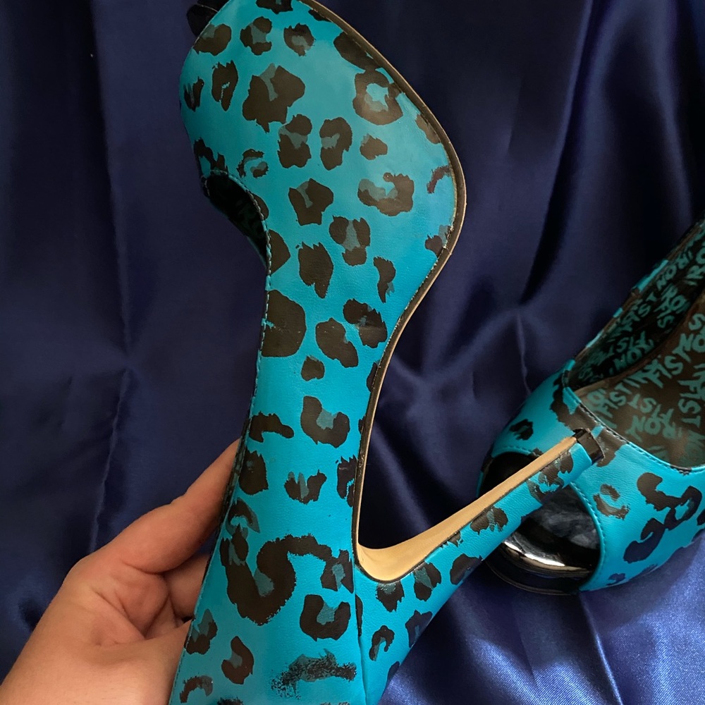 Teal and black leopard heels